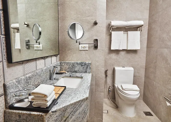 Отель Mercure Mactan Cebu 4*