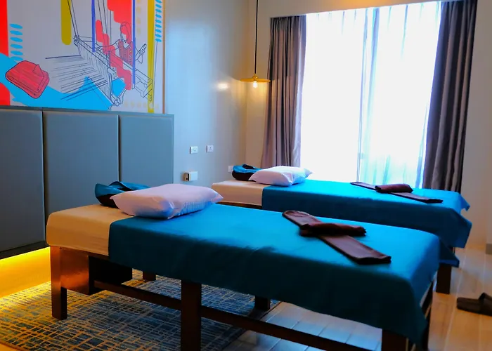Mercure Mactan Cebu Отель 4*